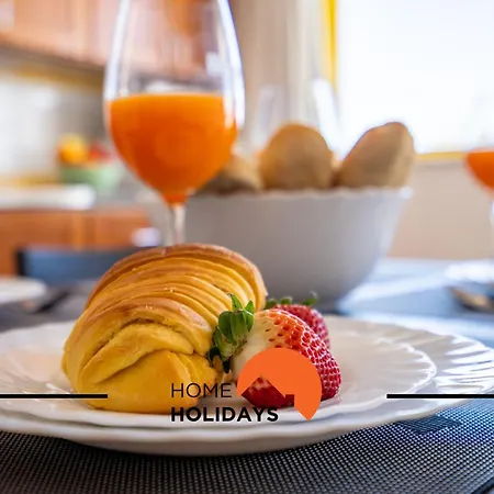 #303 Atlantida Da Rocha By Holidays アパート